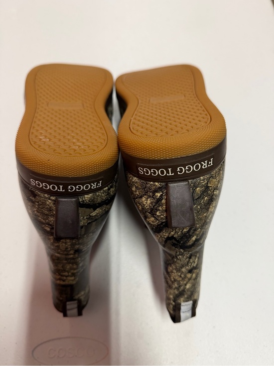 Frogg Toggs camo rain boots
Size 10
B45 main image 5